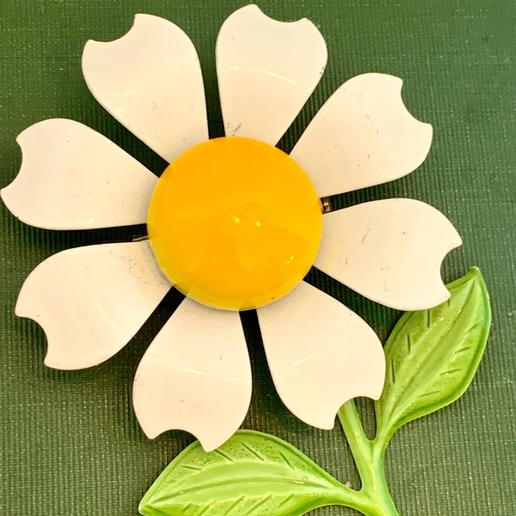 Vintage Large Enamel Flower Brooch Pin Large 1960’s Cottagecore Daisy - Picture 4 of 7